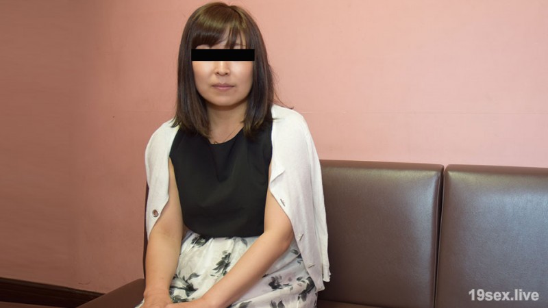 유부녀 데이트 ~ 话을 얻지 않는 남편, 엎드려 줬으면 하는 나~