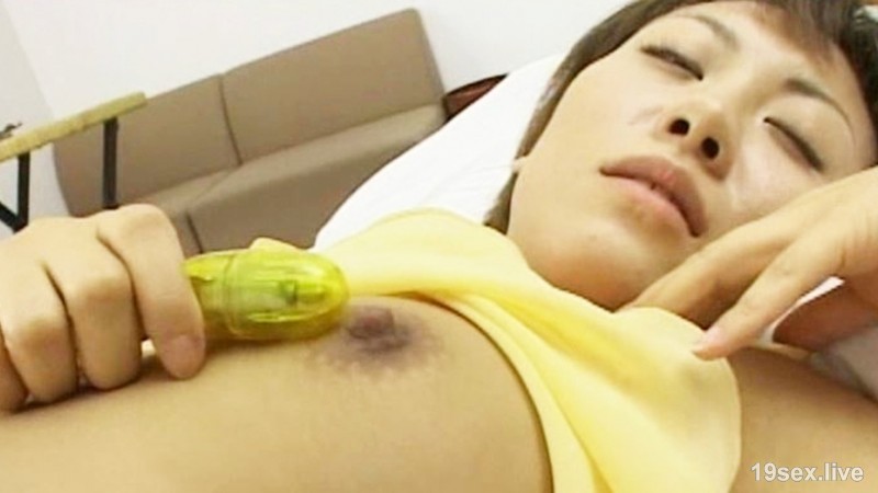 조금 기분 좋은 일이야? 질내 사정 자위로 남자를 속이는 3P 섹스로 이키 걷는 음란 색녀