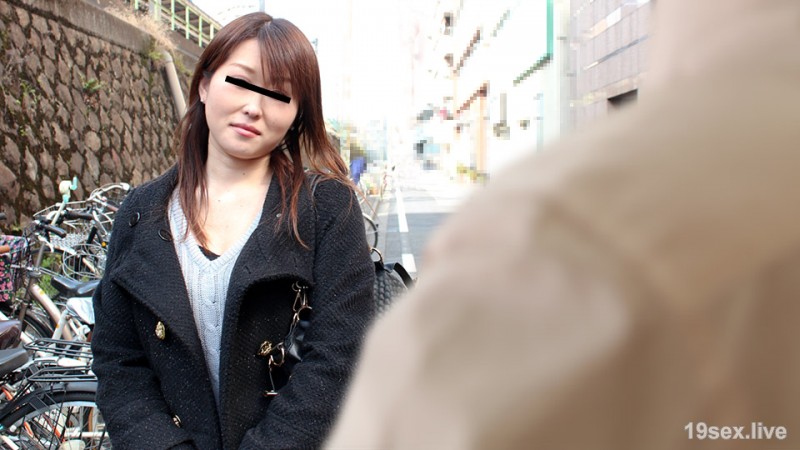 엉덩이의 가벼운 욕구 불만인 부인을 헌팅!