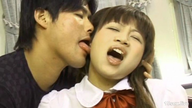 물총 대량 발사해 억압한다! 누는 헐떡임의 여고생과 3P 섹스로 사정 부카케 질 내 사정 구추누루