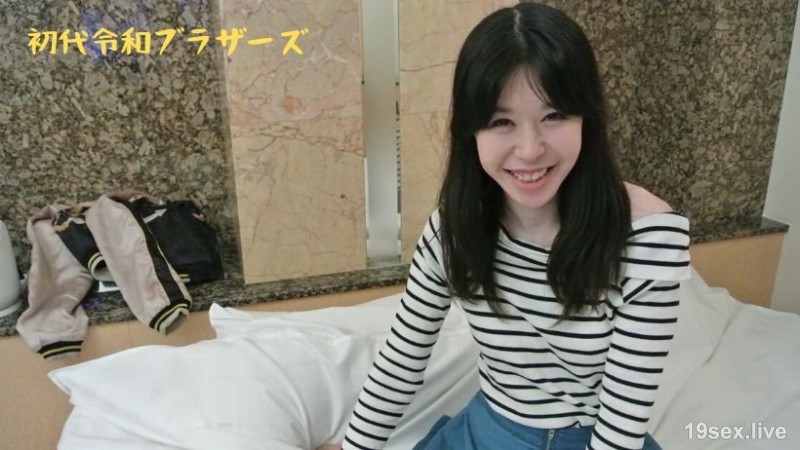 호텔의 복도에서 출장 마사지의 언니를 헌팅했다!