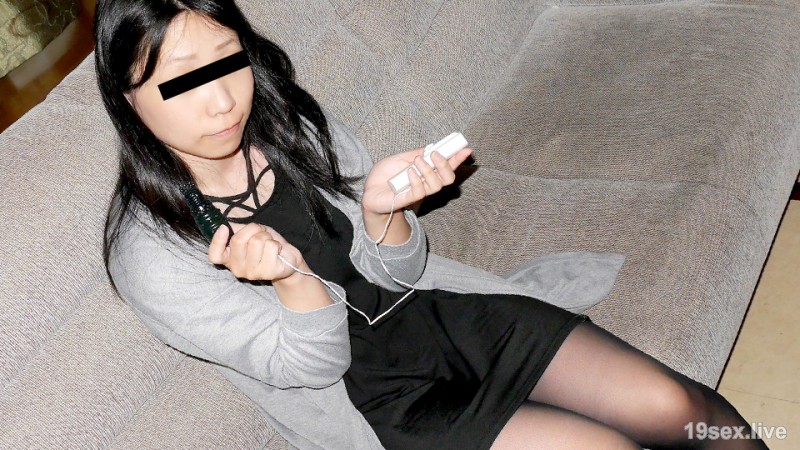 첫 오나는 작은 1이라는 자위 겁 먹은 딸이 최신 성인 장난감을 모니터 버렸습니다