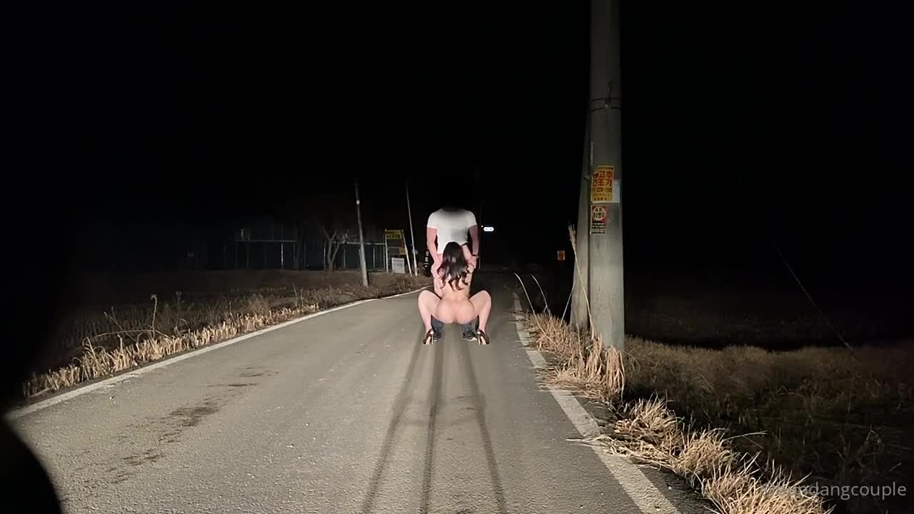 야섹하며 오줌까지 받아먹는 분당누나 오나니방 한국야동