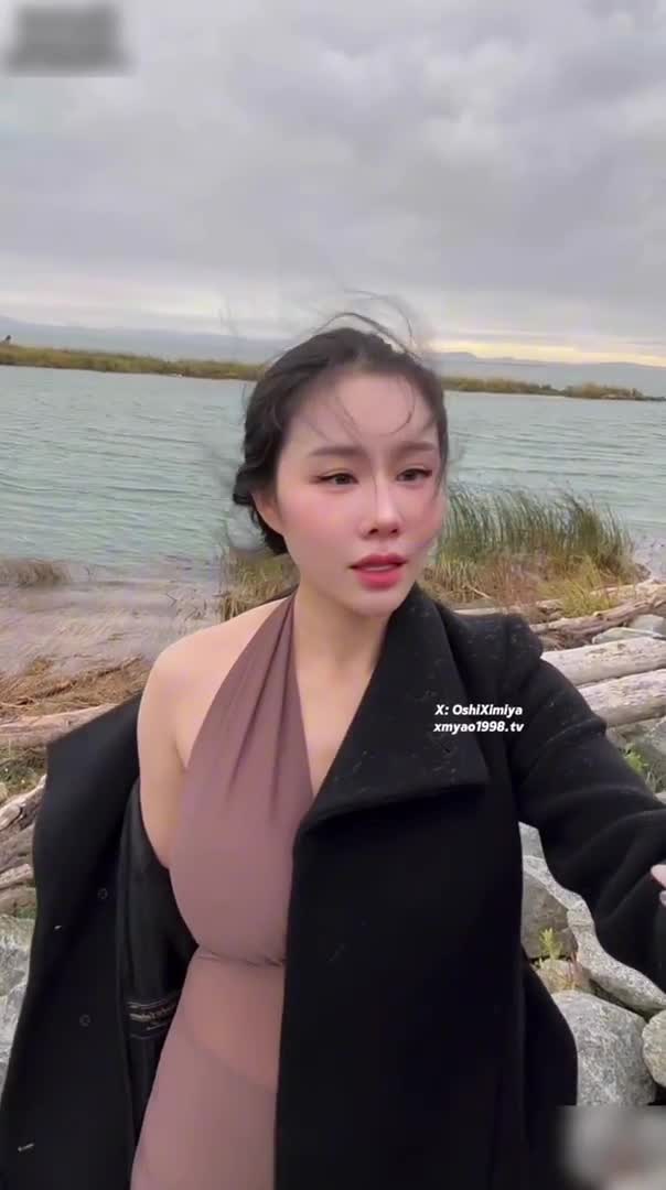 대자연을 속에서 대놓고 섹스하는 세계여행커플