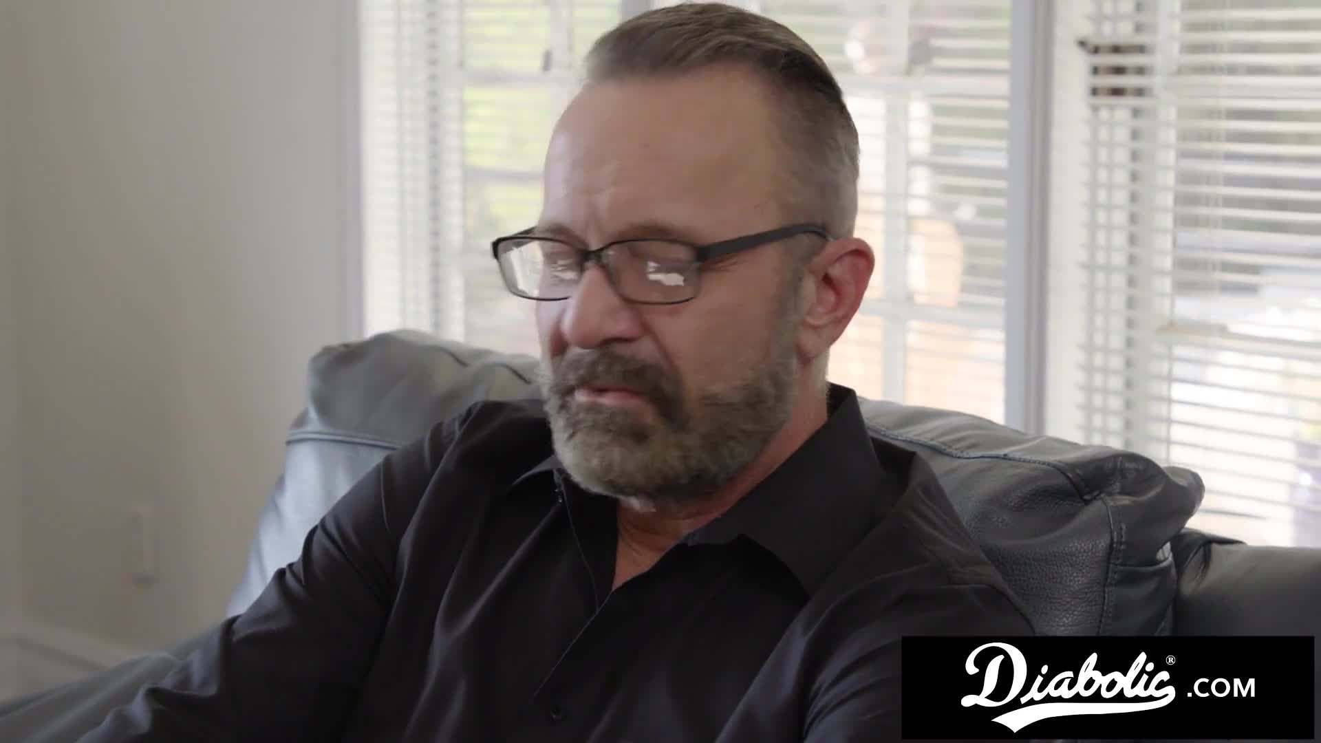 과외 선생님과 부모의 은밀한 비밀