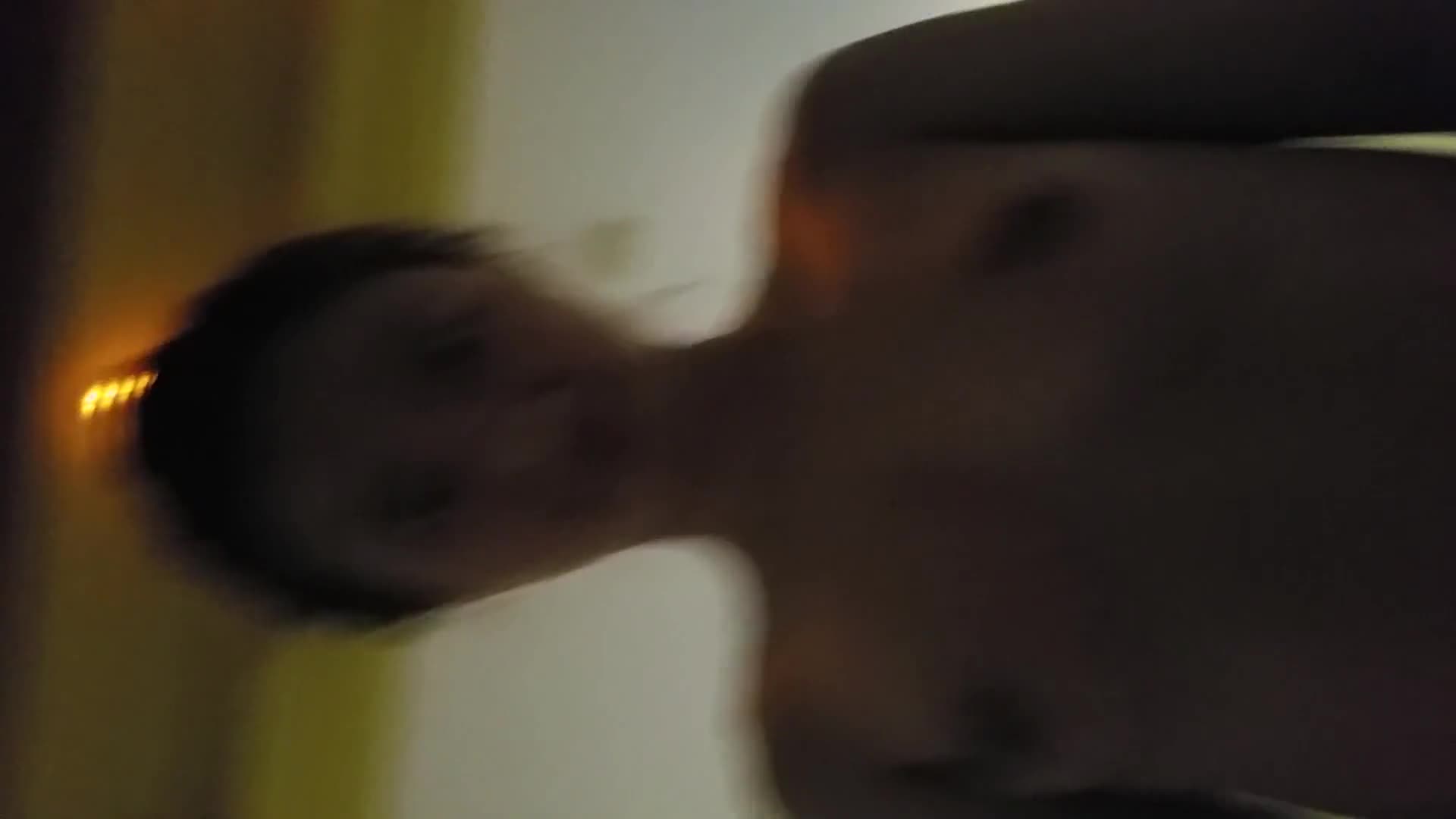 내 가슴 너무 이쁘지 않아