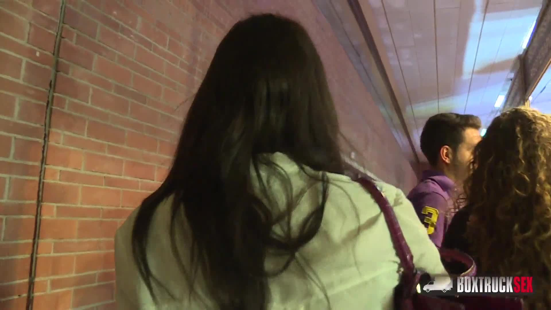 쇼핑몰에서 유부녀 섭외 변태행위 작살