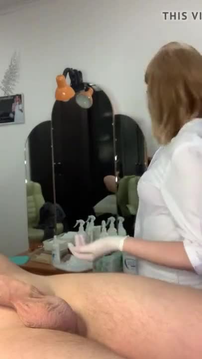 손님 자지를 왁싱후 맛보는 왁싱사