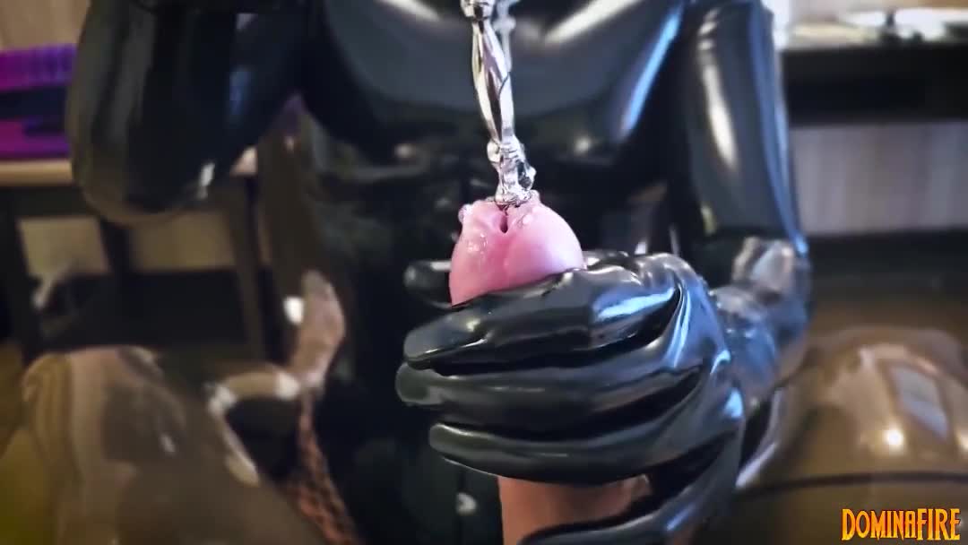 엽기 - 변태 간호사들 사운딩 로드를 삽입