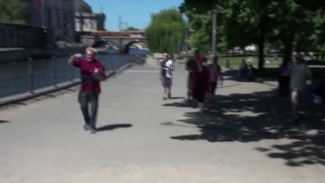 금발의 미녀 모델 거리 노출