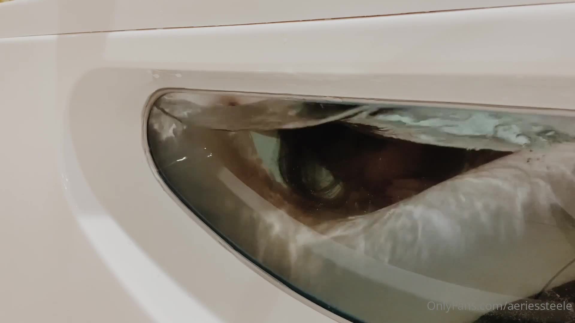 욕실에서 보지 때려가며 섹스하는 커플