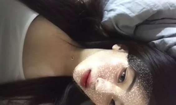 공중화장실에 제로투 추러가는 존예녀