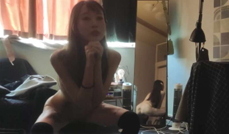 섹스전 허벅지단련하는 스키니걸