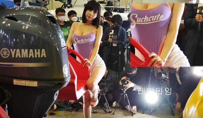 모터쇼 레이싱걸을 직캠하는 남자의시선