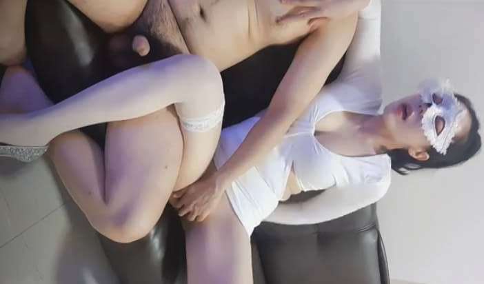 굶은자지 초대남과 목구멍깊은 조우