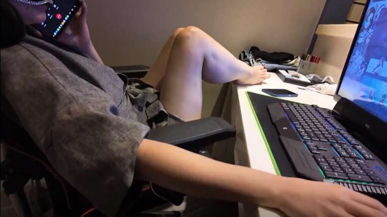 발가벗고 배달원 섭외하는 꿀지커플